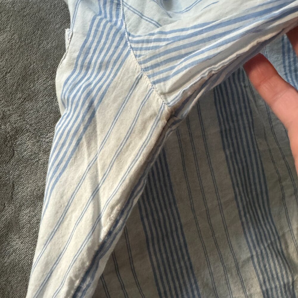 EUC GAP Blue & White Button Down Shirt Mixed Stripes Sz M - Picture 6 of 6